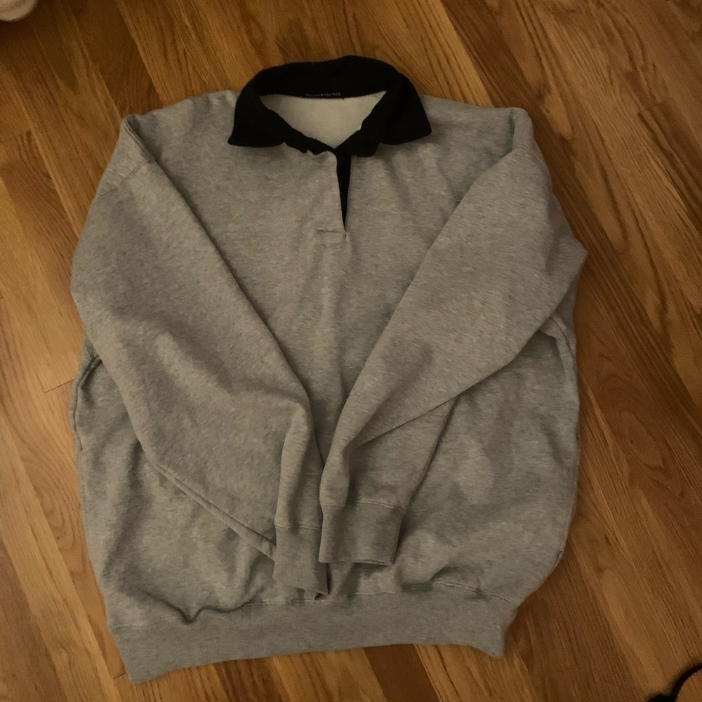 Grey and black collared brandy Melville pullover